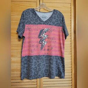 Crazy Train pink bolt grey lepard print v neck t shirt size Medium
